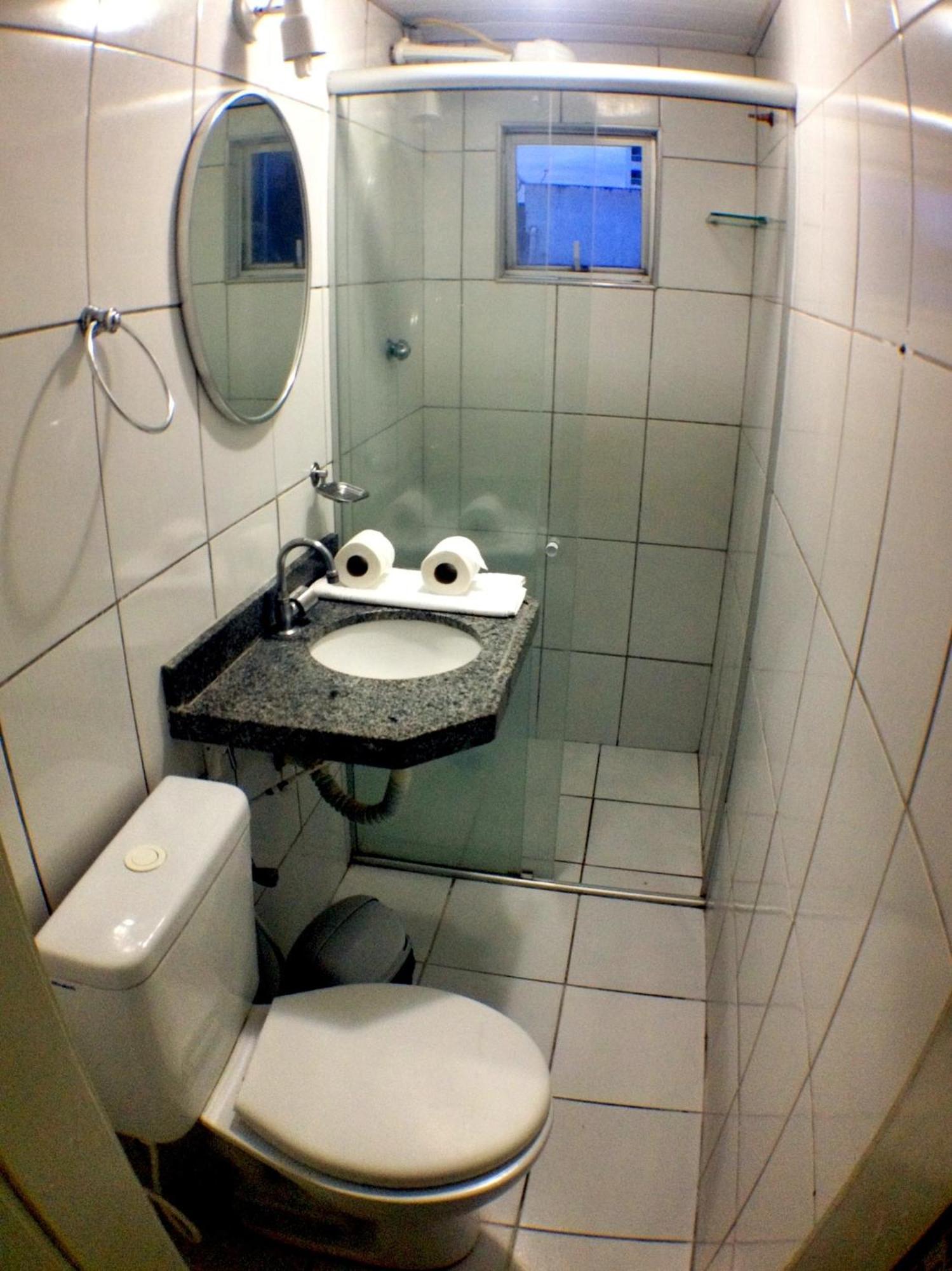 Quarto Duplo com 2 Camas de Solteiro